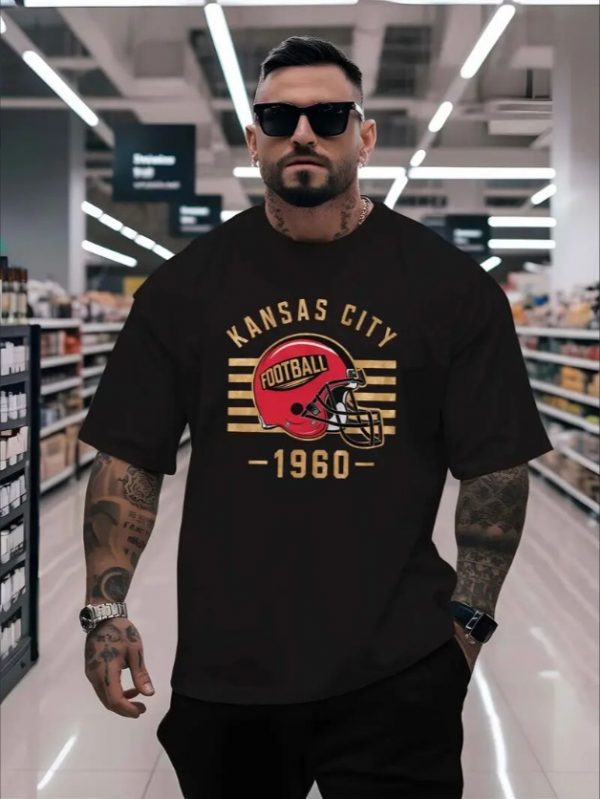 Large Size Men's KC Football Graphic Print Crew Neck Short-sleeved T-shirt, Casual Crew Neck, Slight Stretch, Knitted Fabric Suitable For All Seasons, Regular Fit